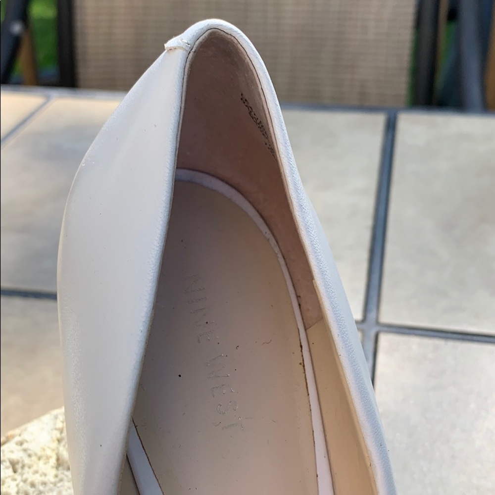 White Pump - Picture 4 of 6